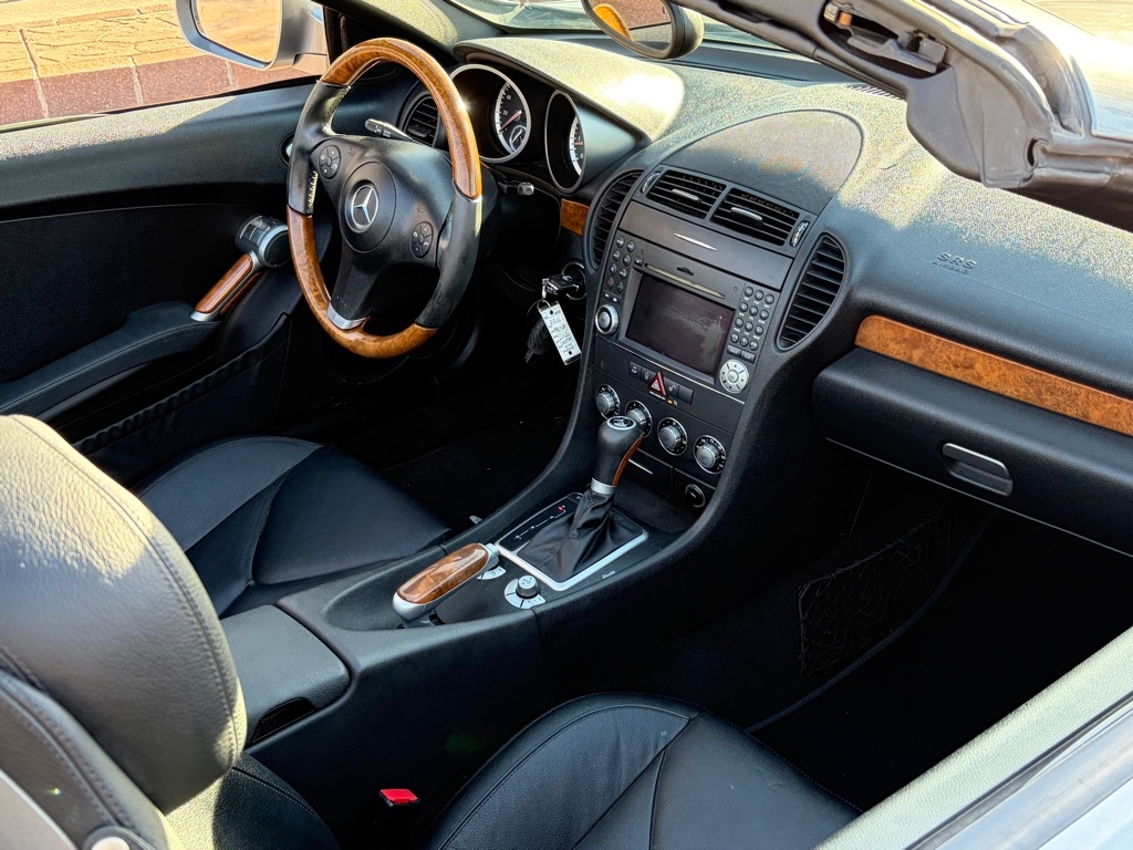 Mercedes-Benz SLK  2011