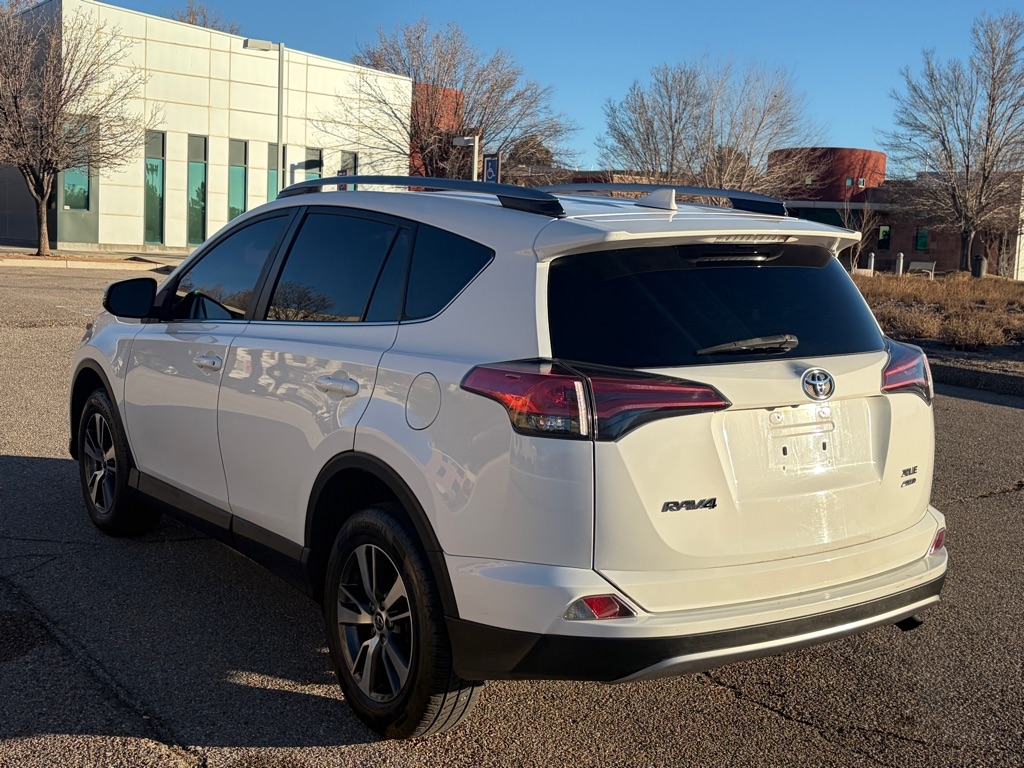 Toyota RAV4  2018