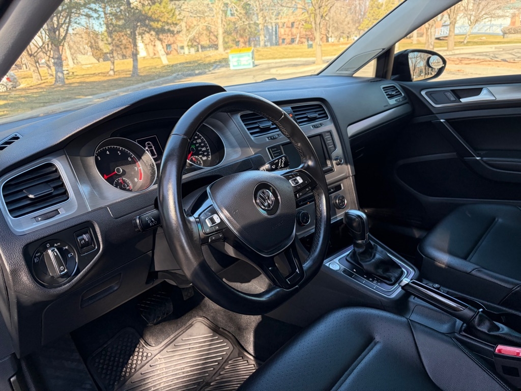 Volkswagen Golf  2017