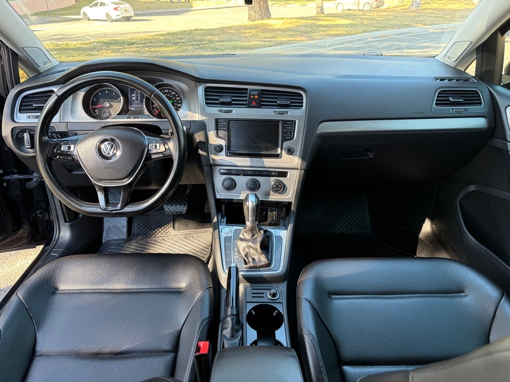 Volkswagen Golf  2017