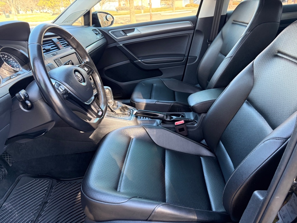 Volkswagen Golf  2017