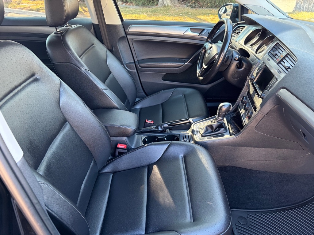 Volkswagen Golf  2017