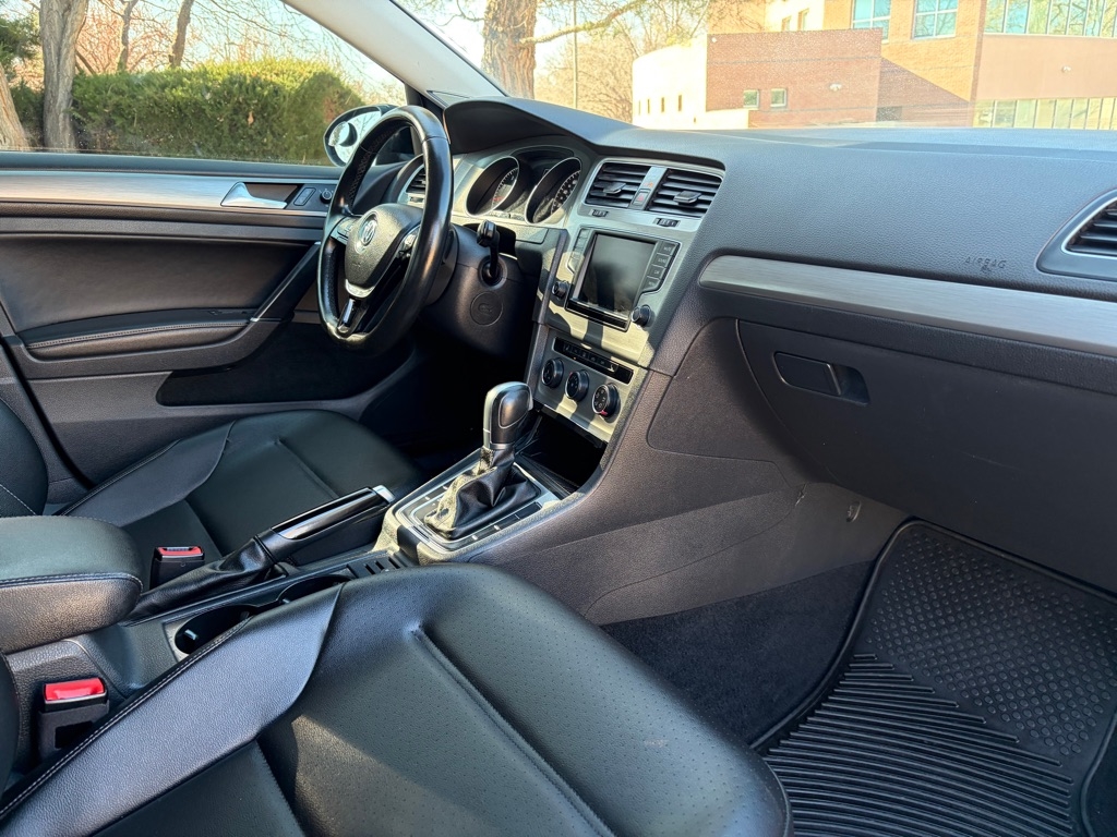 Volkswagen Golf  2017