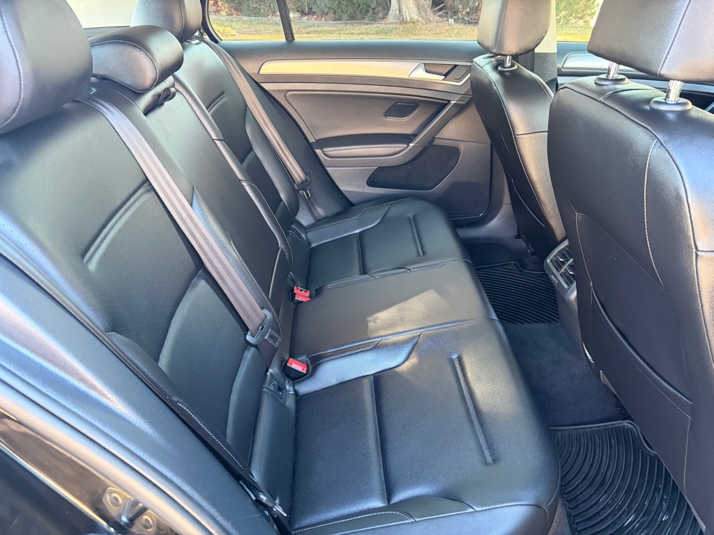 Volkswagen Golf  2017