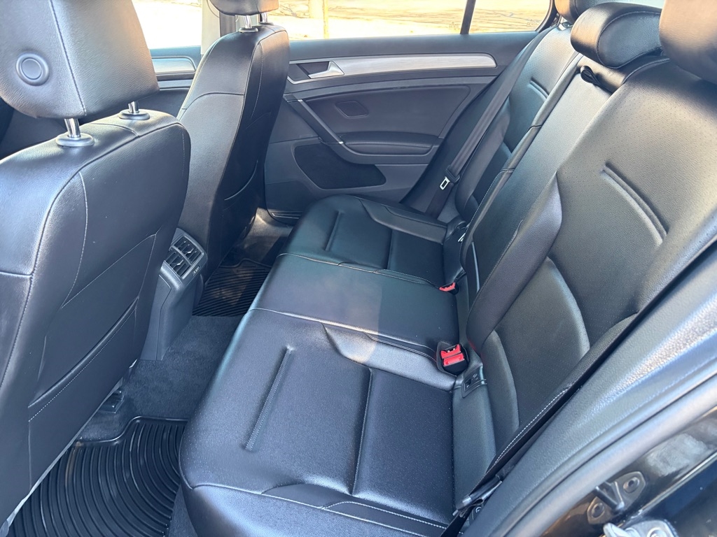 Volkswagen Golf  2017