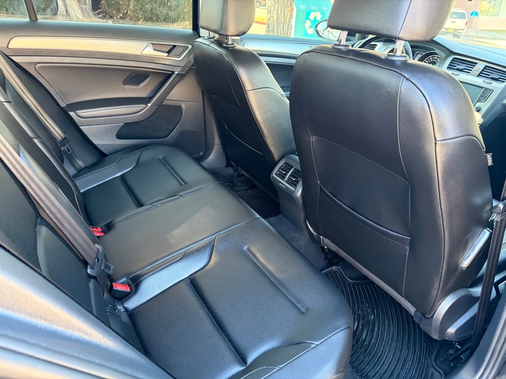 Volkswagen Golf  2017