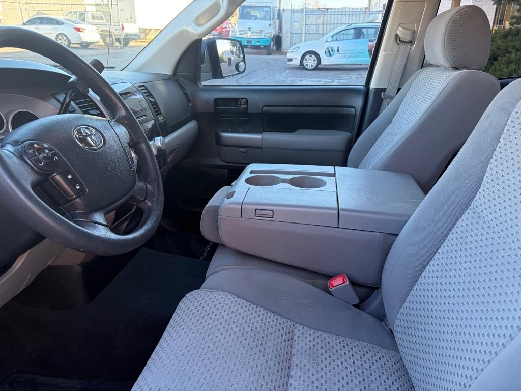 Toyota Tundra SR5 4.6L V8 Double Cab 2WD 2012