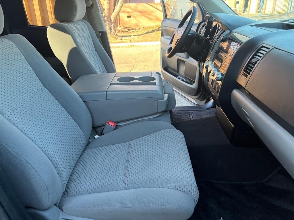 Toyota Tundra SR5 4.6L V8 Double Cab 2WD 2012