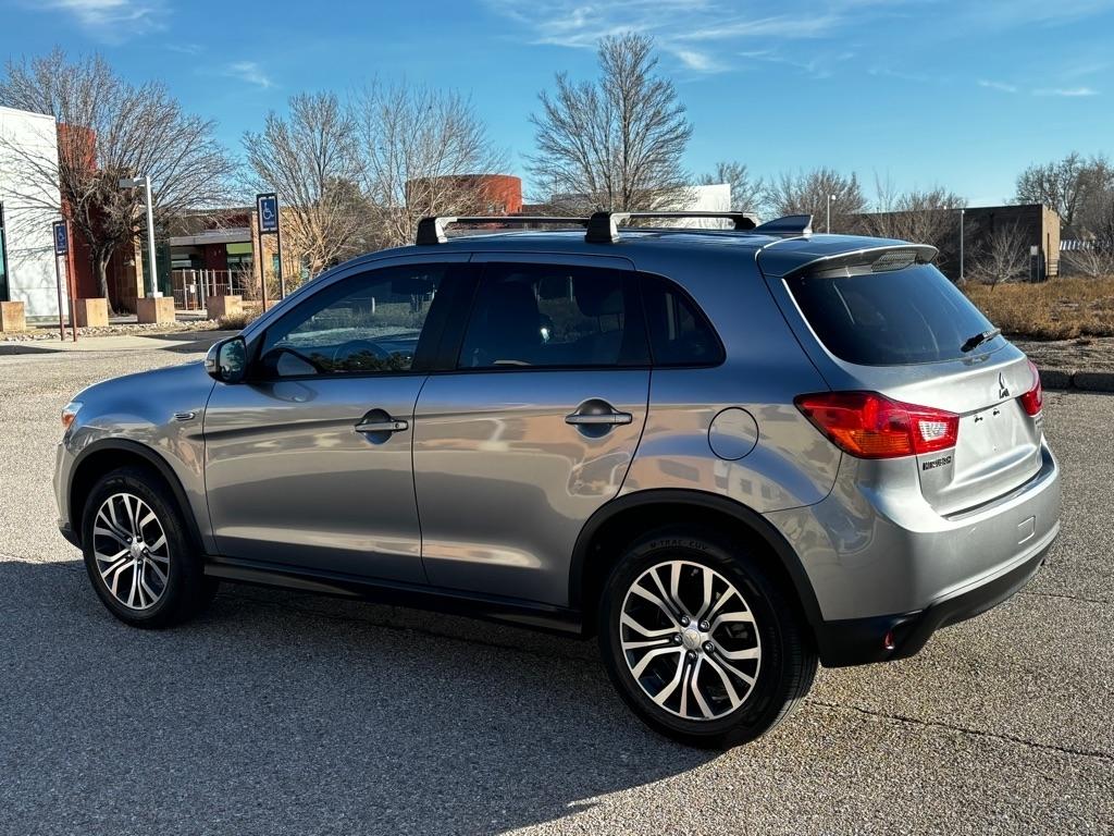 Mitsubishi Outlander Sport  2017