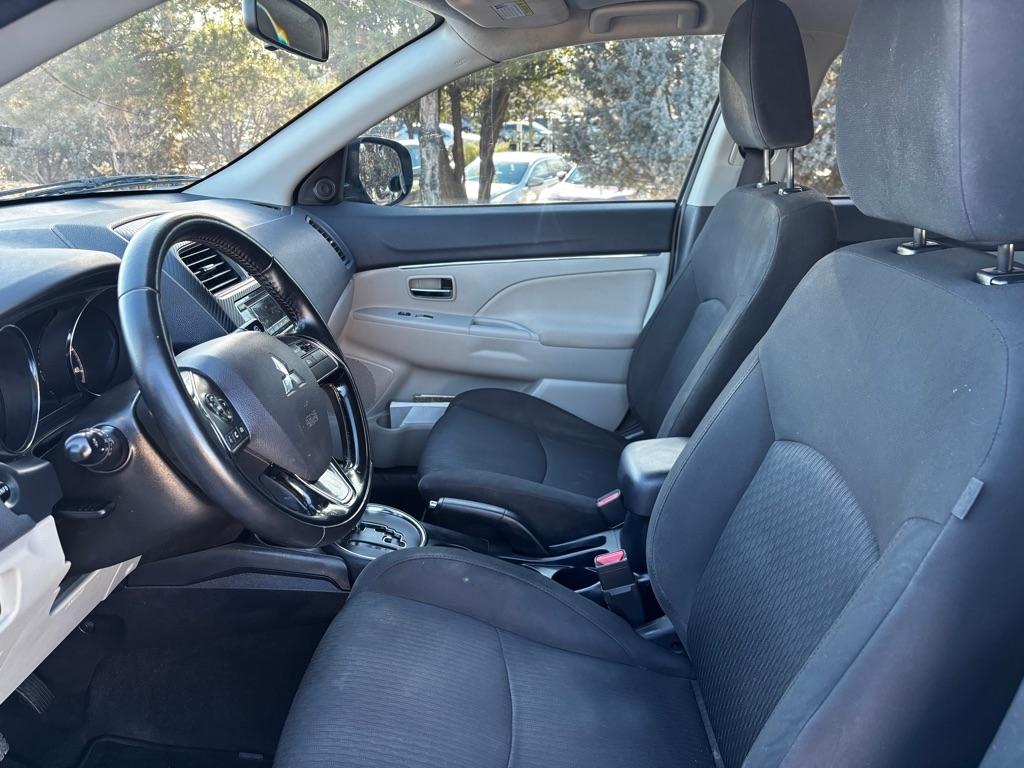 Mitsubishi Outlander Sport  2017