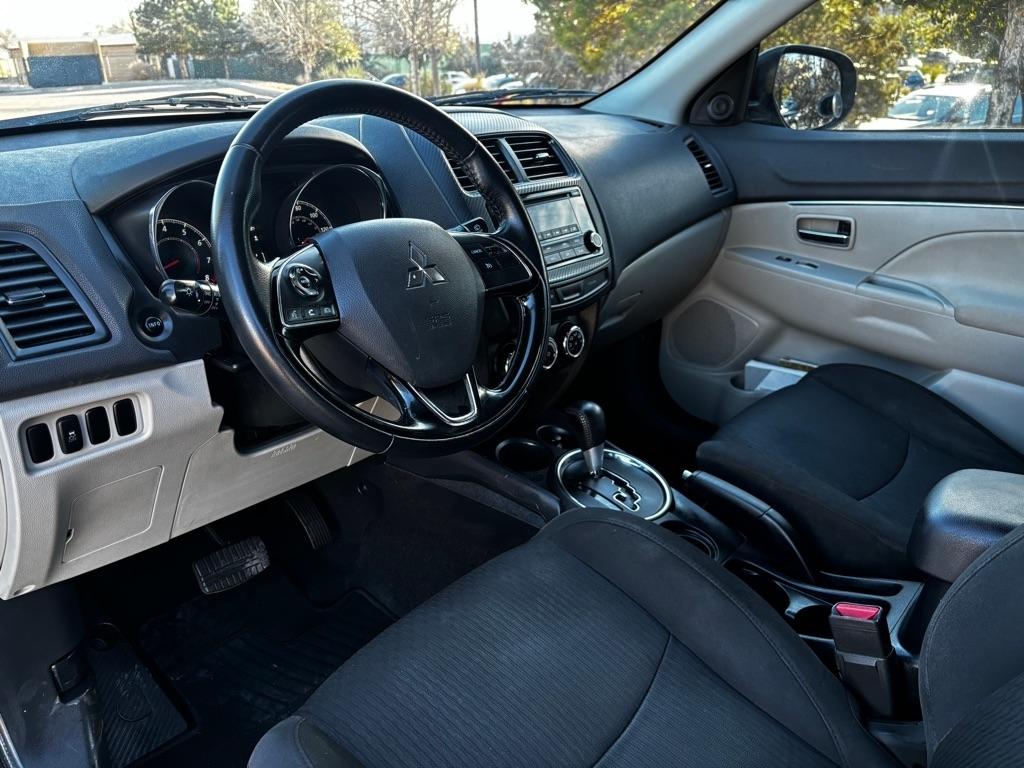 Mitsubishi Outlander Sport  2017