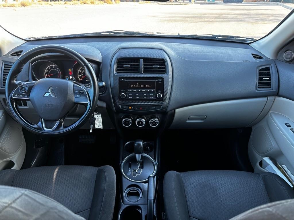 Mitsubishi Outlander Sport  2017