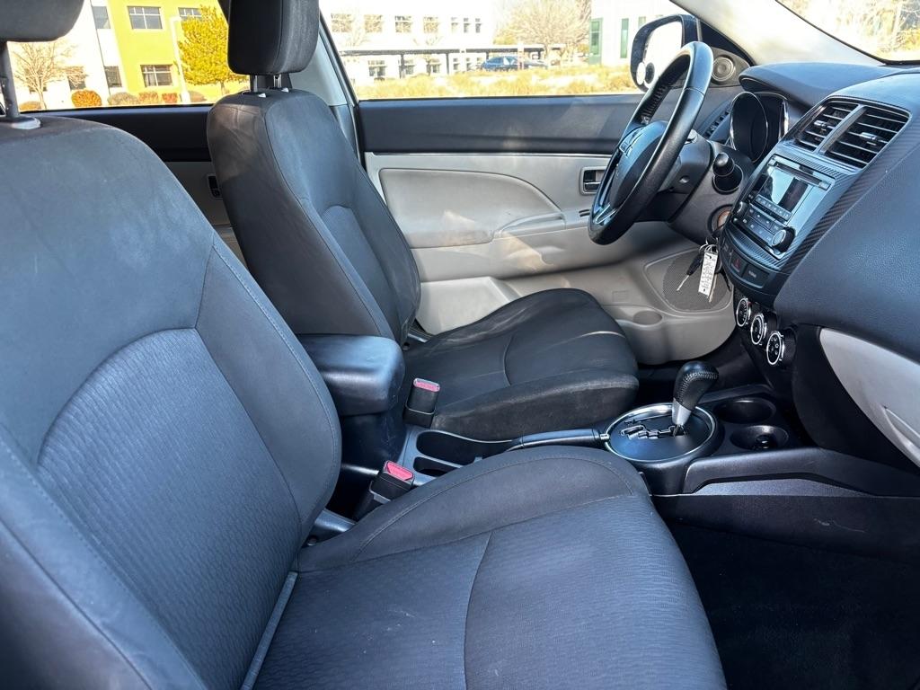 Mitsubishi Outlander Sport  2017