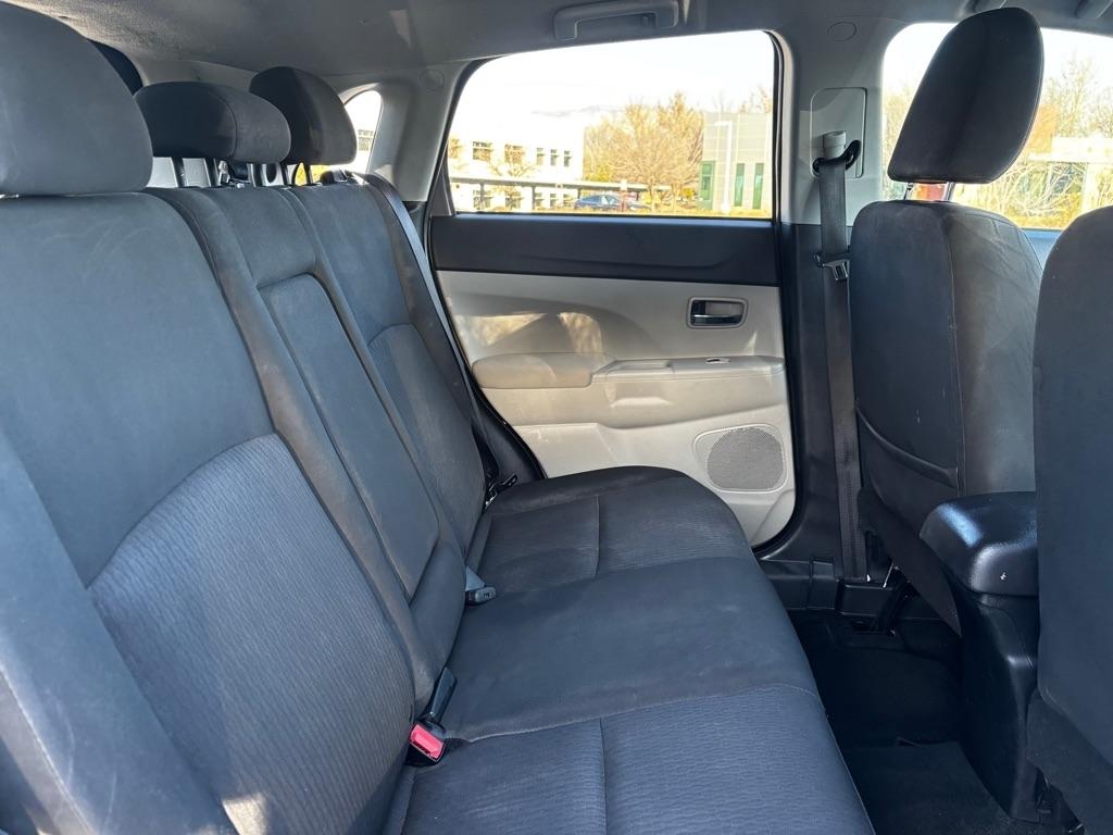 Mitsubishi Outlander Sport  2017