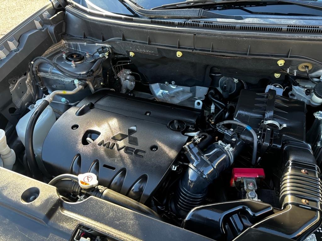 Mitsubishi Outlander Sport  2017