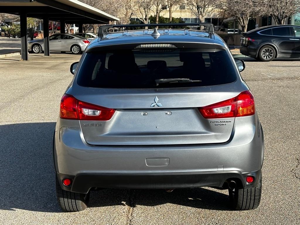 Mitsubishi Outlander Sport  2017