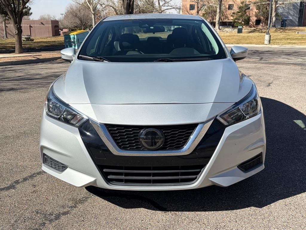 Nissan Versa  2020