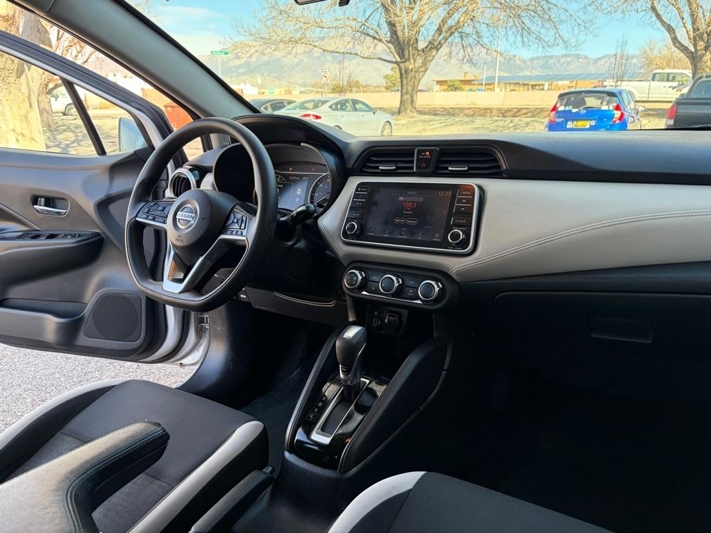 Nissan Versa  2020