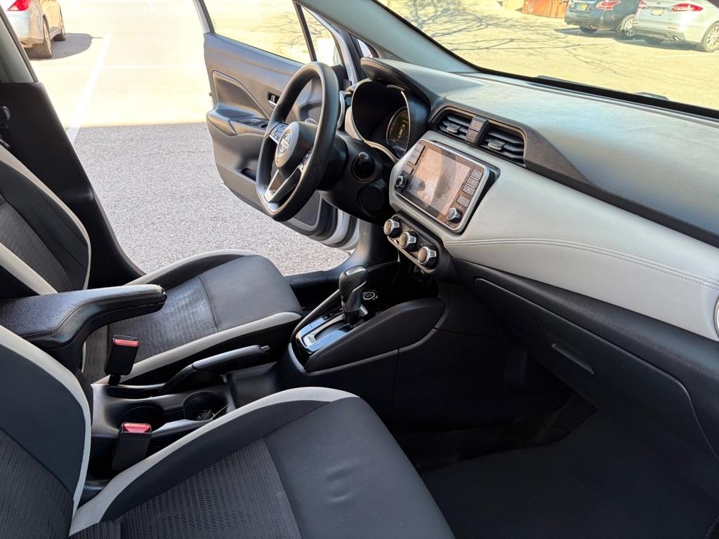 Nissan Versa  2020