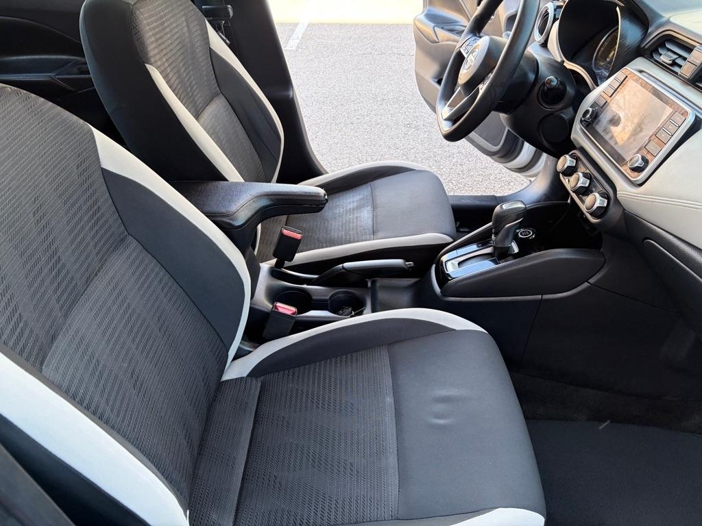 Nissan Versa  2020