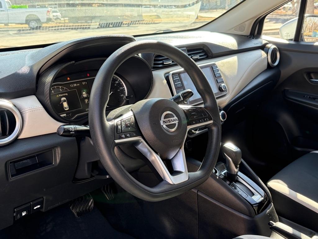 Nissan Versa  2020