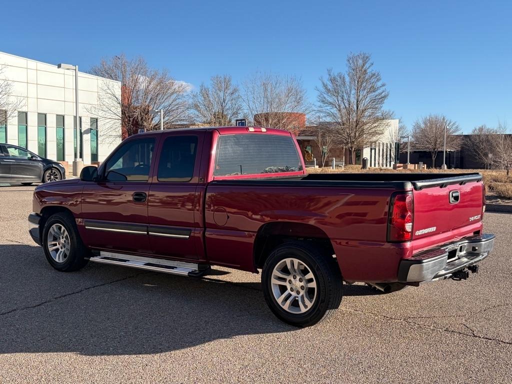 Chevrolet Silverado 1500 Ext. Cab Short Bed 2WD 2004
