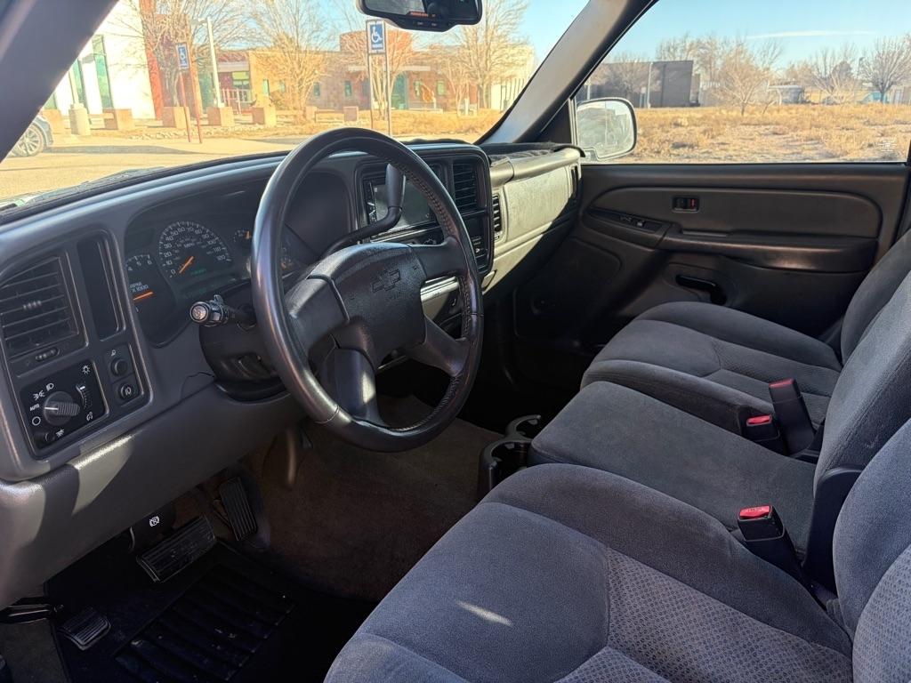 Chevrolet Silverado 1500 Ext. Cab Short Bed 2WD 2004