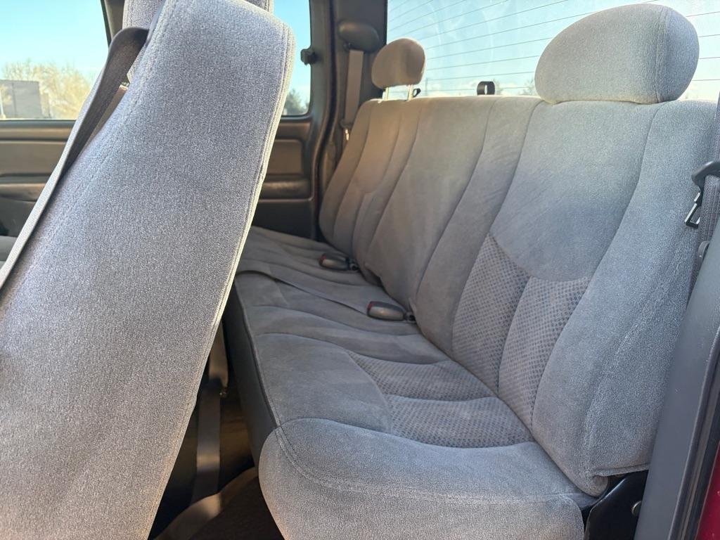 Chevrolet Silverado 1500 Ext. Cab Short Bed 2WD 2004