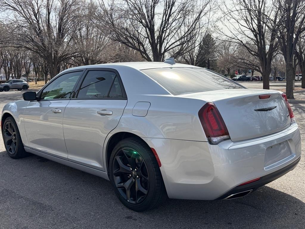 Chrysler 300  2021