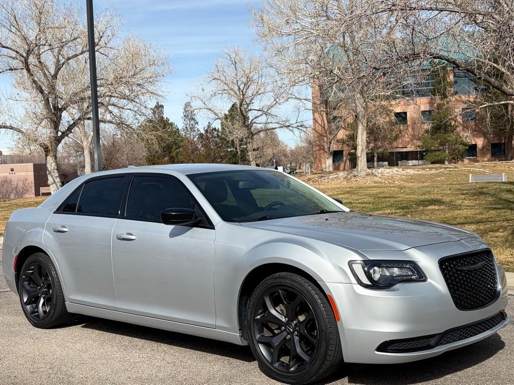 Chrysler 300  2021