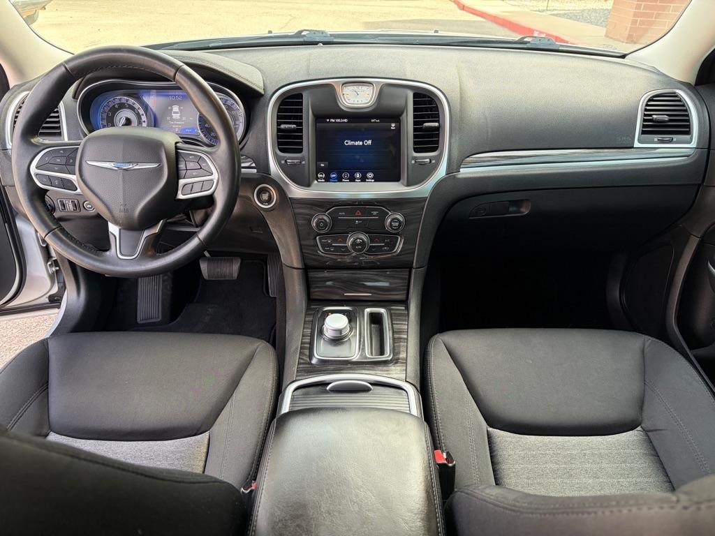 Chrysler 300 Touring 2021