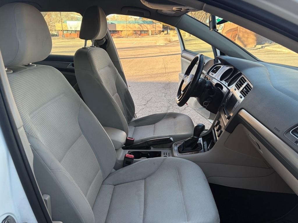 Volkswagen Golf SportWagen  2017