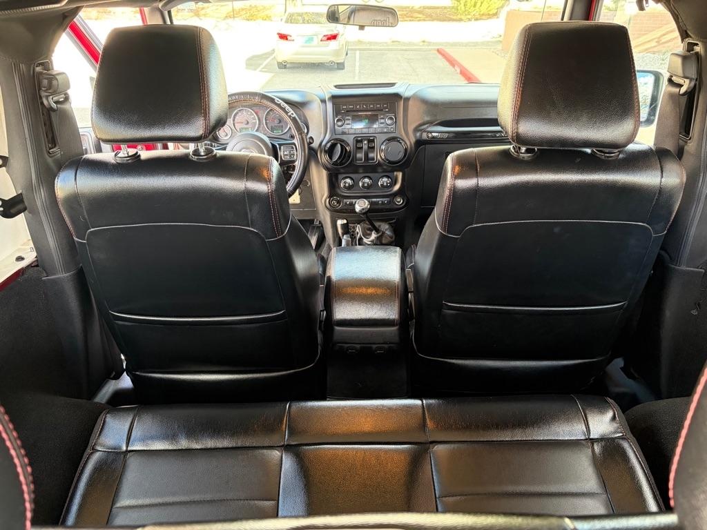 Jeep Wrangler Sahara 2012