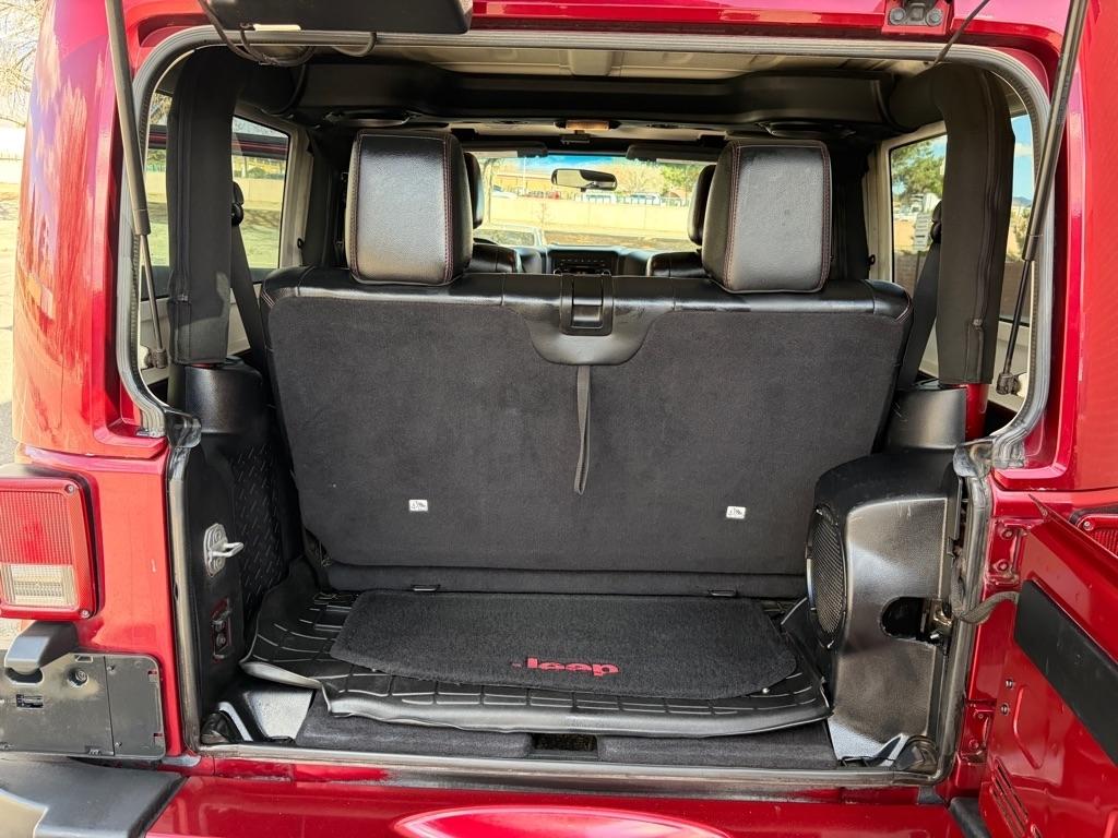 Jeep Wrangler Sahara 2012