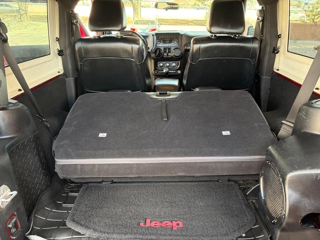 Jeep Wrangler Sahara 2012