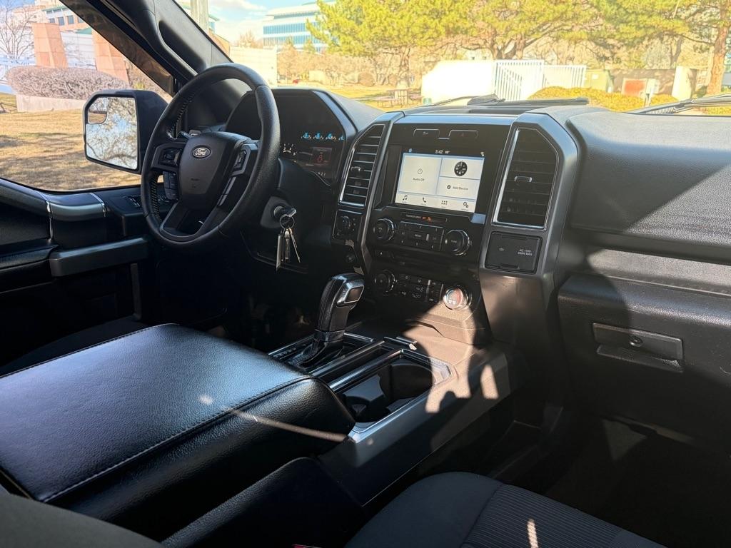 Ford F-150 XLT SuperCrew 4WD 2016