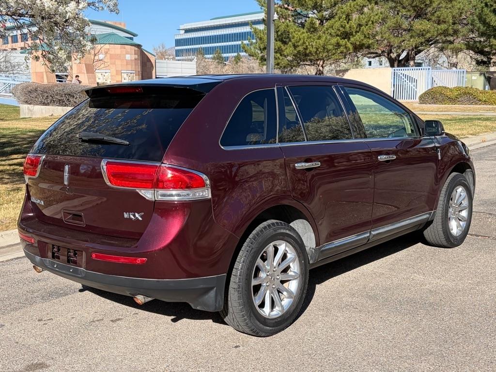 Lincoln MKX 4D SUV FWD 2011