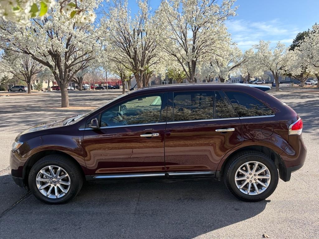 Lincoln MKX 4D SUV FWD 2011