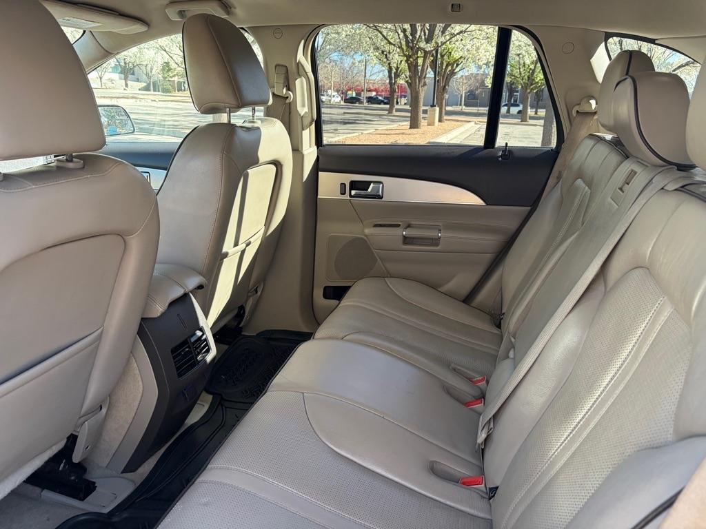 Lincoln MKX 4D SUV FWD 2011