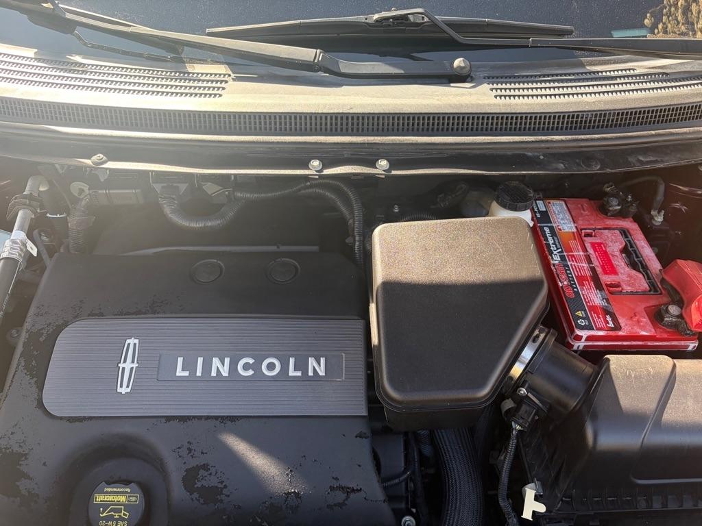 Lincoln MKX 4D SUV FWD 2011