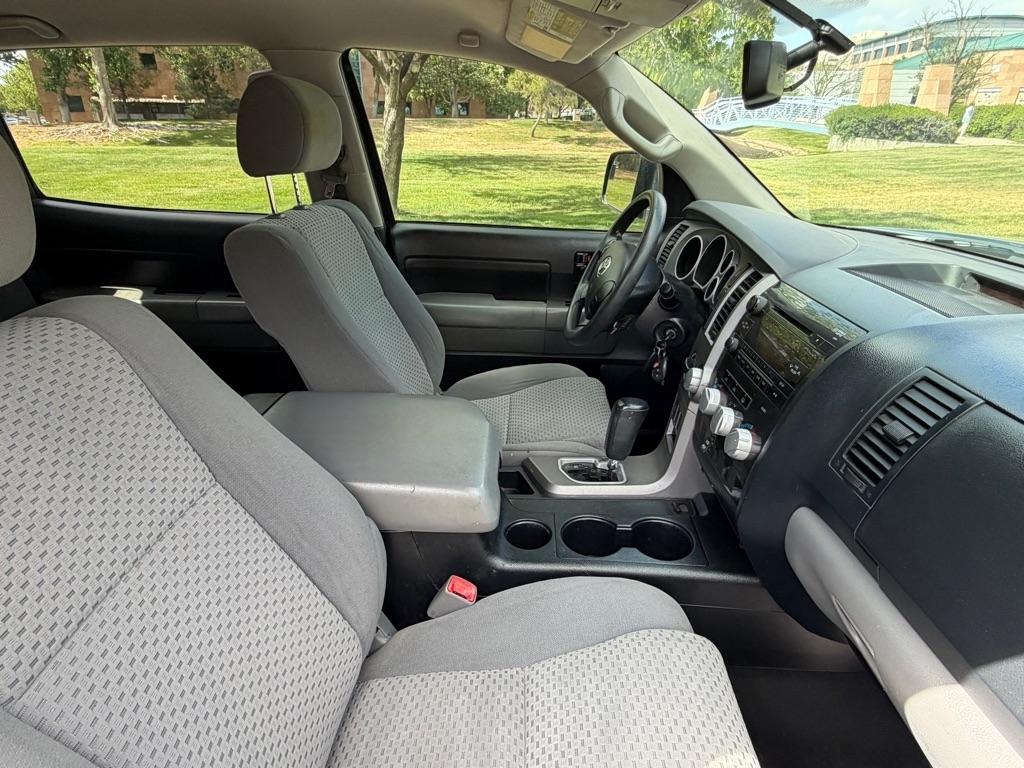Toyota Tundra 4WD CrewMax 145.7" 4.7L SR5 (Natl) 2012