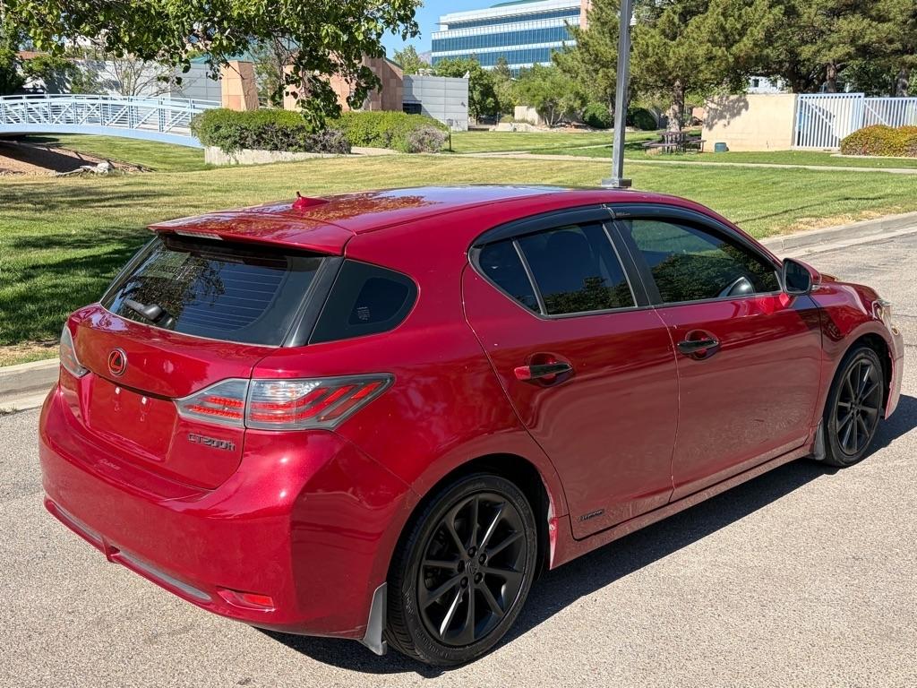 Lexus CT 200h  2011
