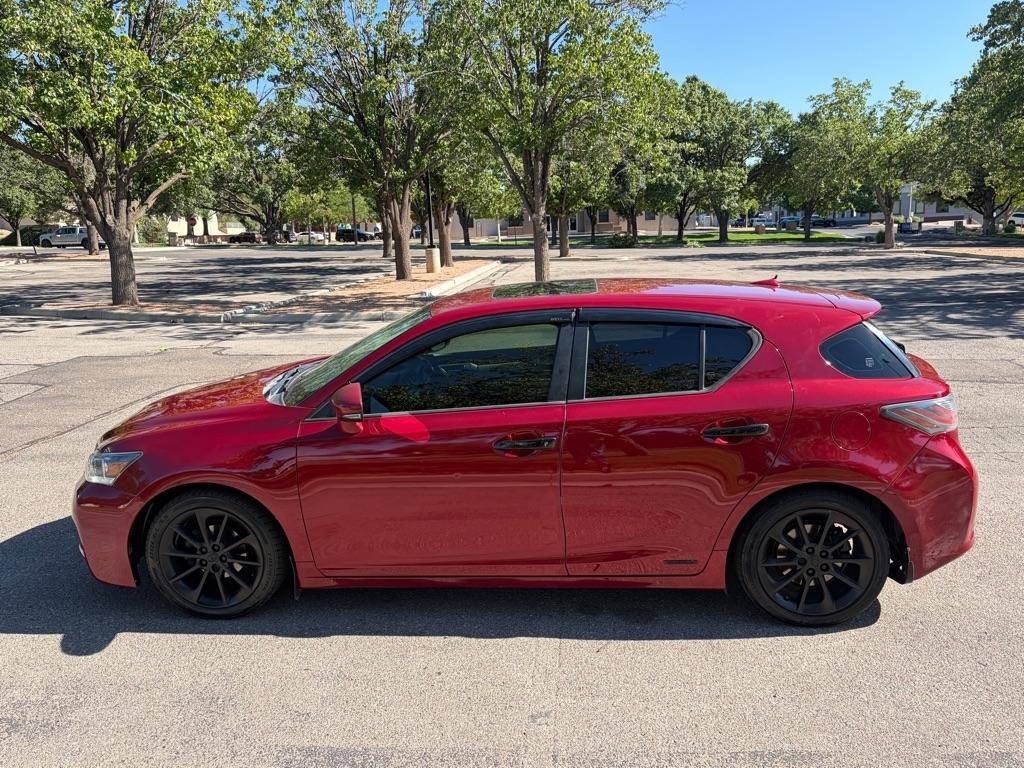 Lexus CT 200h  2011