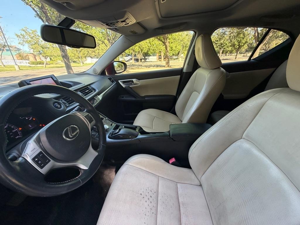 Lexus CT 200h  2011