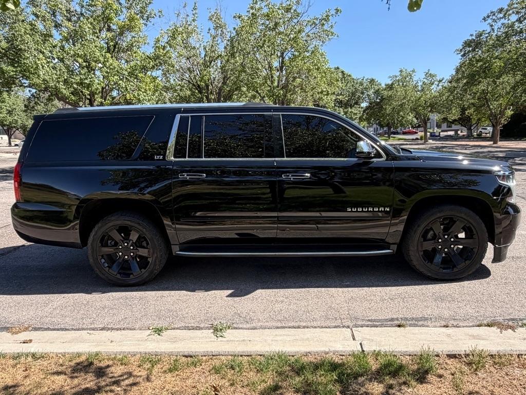 Chevrolet Suburban  2016