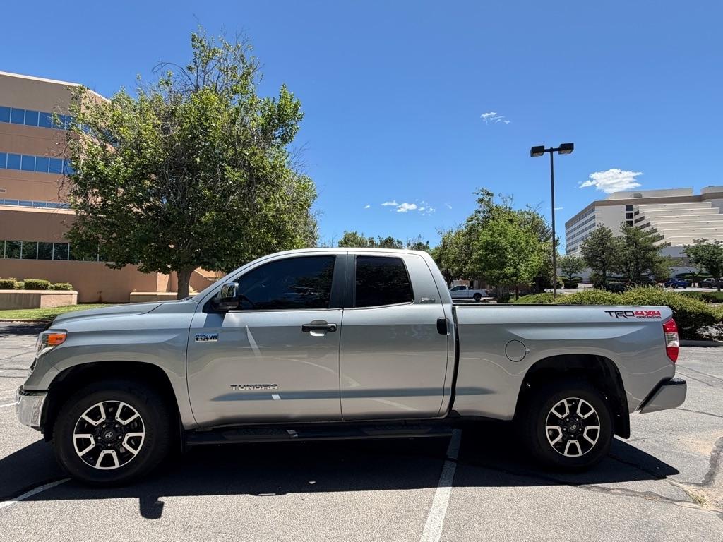 Toyota Tundra  2017