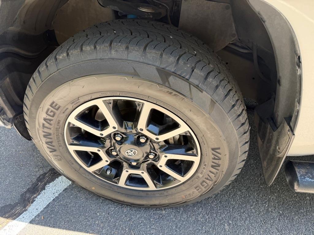 Toyota Tundra  2017