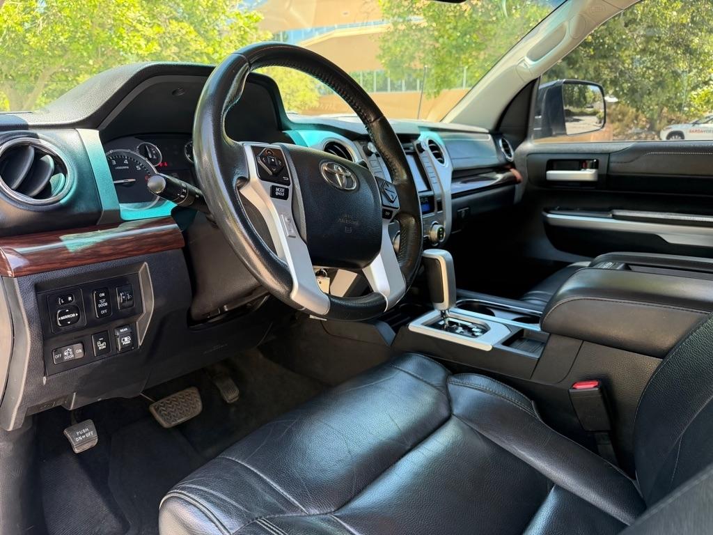 Toyota Tundra  2017