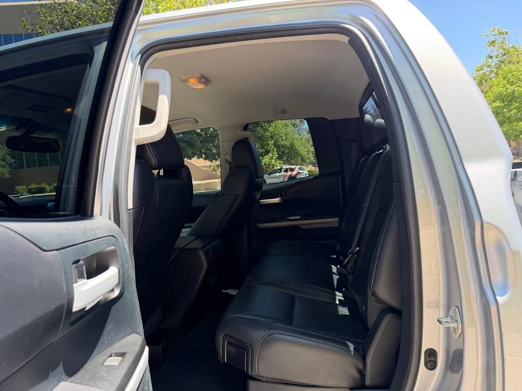 Toyota Tundra  2017