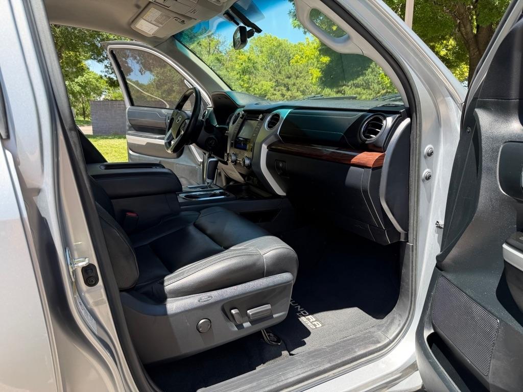 Toyota Tundra  2017